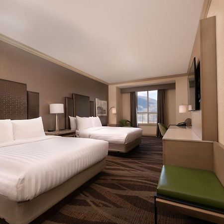 Prestige Harbourfront Resort, Worldhotels Luxury Salmon Arm Buitenkant foto